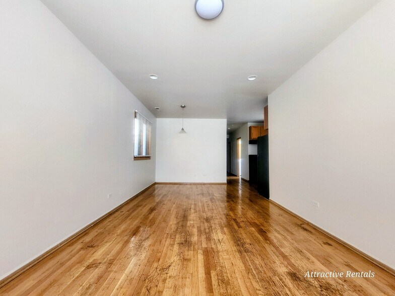 Building Photo - 728 W 50th St