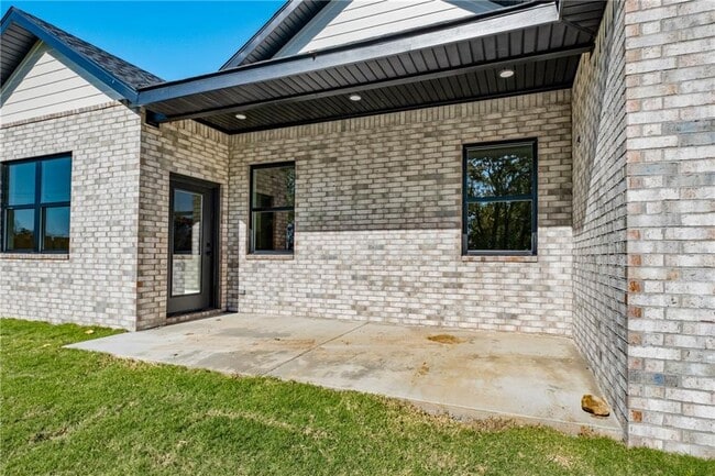 Building Photo - 1821 Peacock Rd