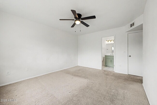 Building Photo - 1134 W Hermosa Dr