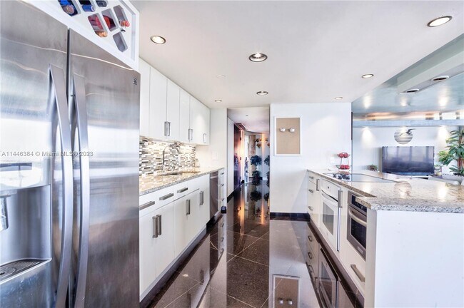 Building Photo - 11113 Biscayne Blvd