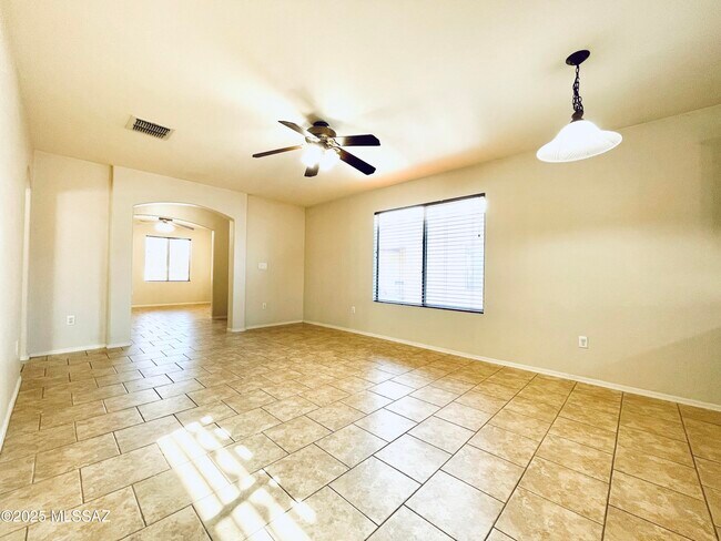 Building Photo - 11889 W Heyburn Dr