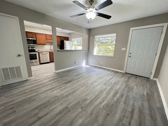 Building Photo - Renovated 1BR/1BA Ortega Farms Apartment