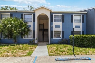 Building Photo - 2569 N Alafaya Trail