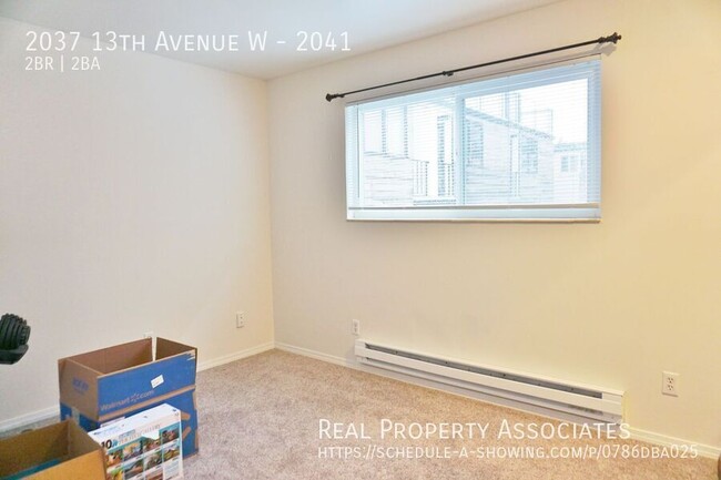 Building Photo - 2037 13th Ave W
