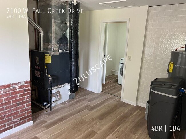 Building Photo - 7100 W Fall Creek Dr