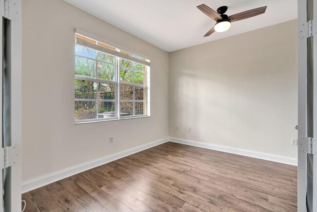 Building Photo - 2562 Gardens Pkwy