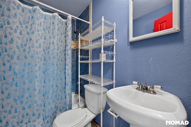 Building Photo - Charming 3BR House in Dallas