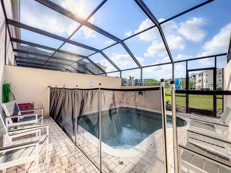 Building Photo - 2314 Silver Palm Dr