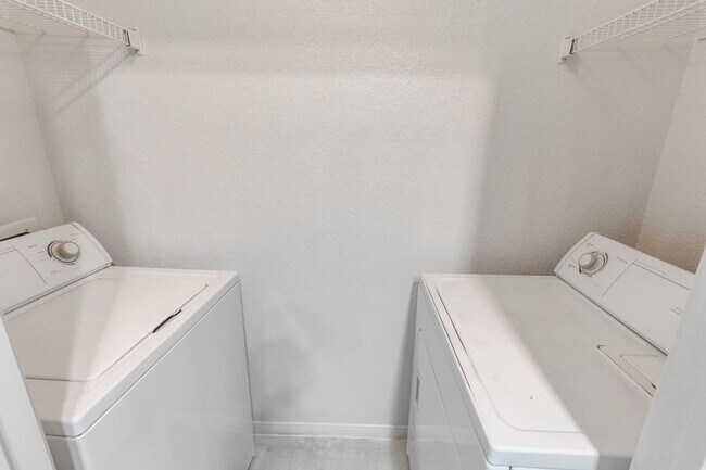 Building Photo - Resort Living 1 Bedroom Condo In West Las ...