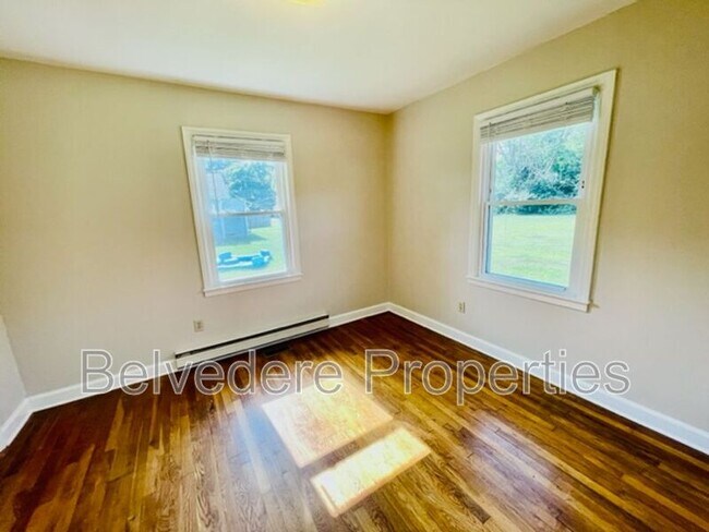 Building Photo - 1405 Glenside Dr