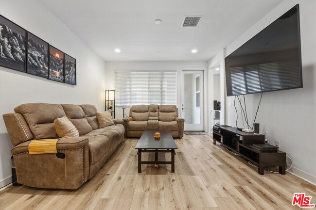 Building Photo - 9942 Artesia Blvd