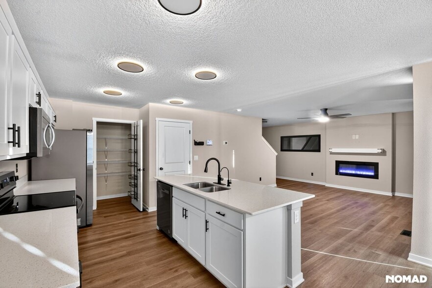 Building Photo - 7908 N 169th St