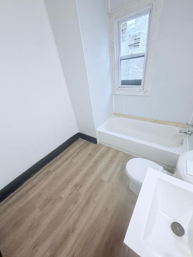 Building Photo - 2791 E 127th St