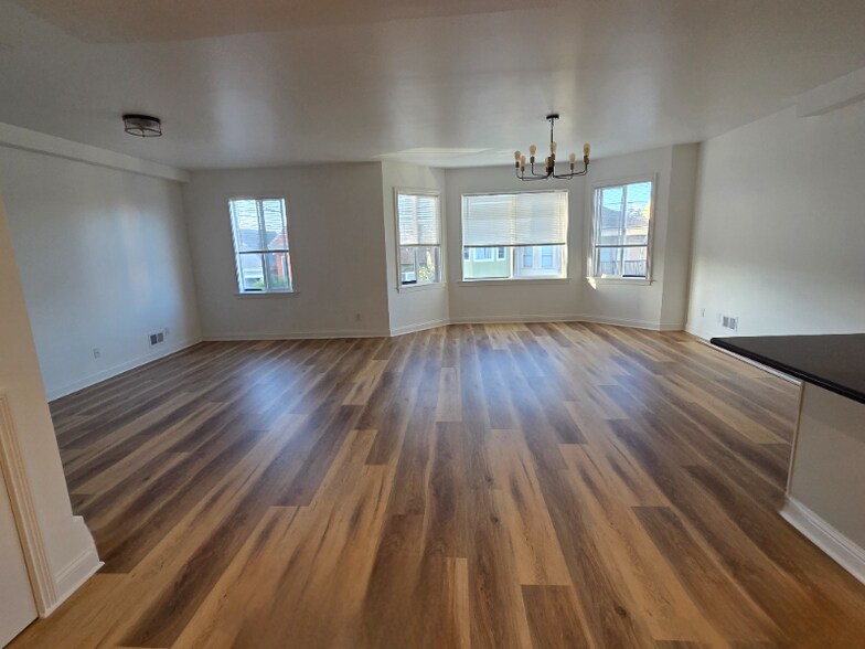 Primary Photo - 163 Rae Ave