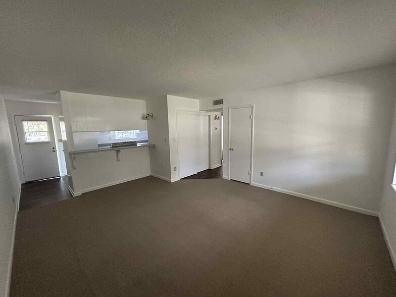 Building Photo - Cedar Trace Apartments