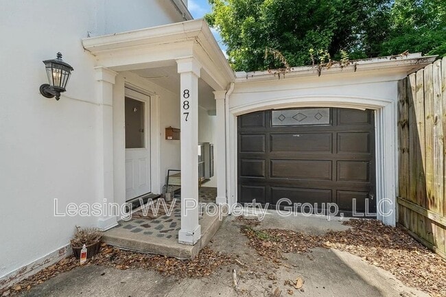 Building Photo - 887 Poplar Rd