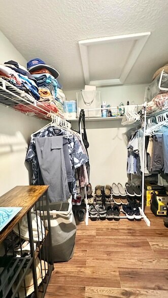 Building Photo - 154 Lake Meryl Dr