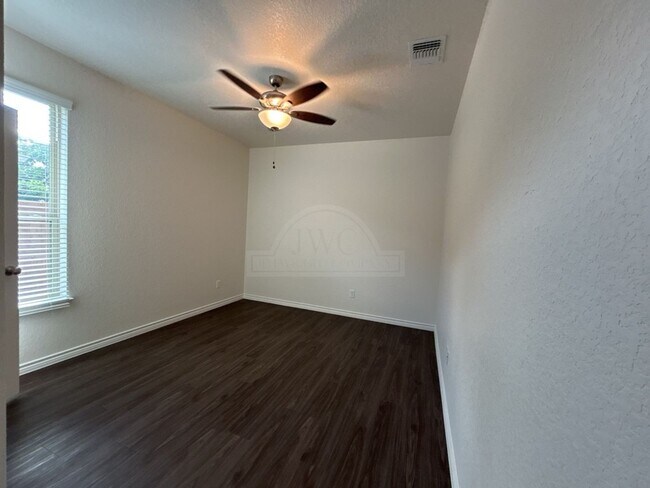 Building Photo - 5112 Rose Gdn Lp