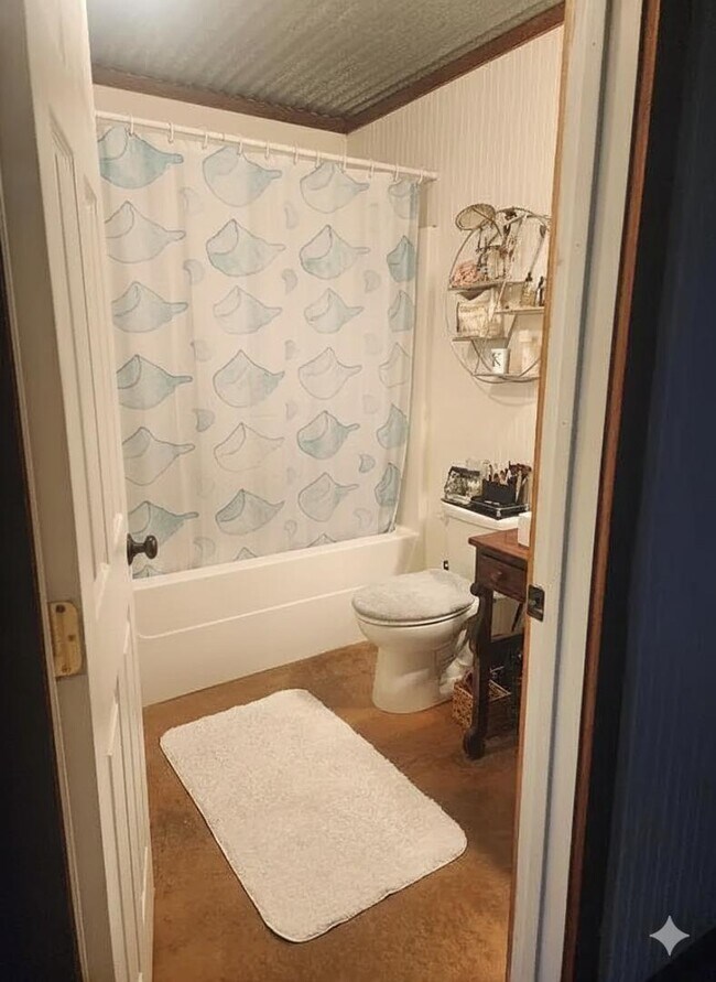 Building Photo - 601B Live Oak Street