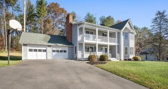 Building Photo - 16 Meadows Cir
