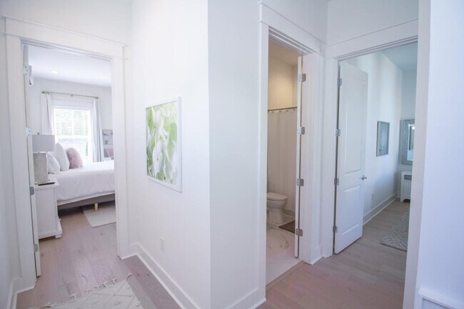 Building Photo - 141 Valdare Ln