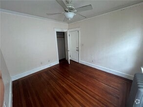 Building Photo - 122 Pinehurst Ave