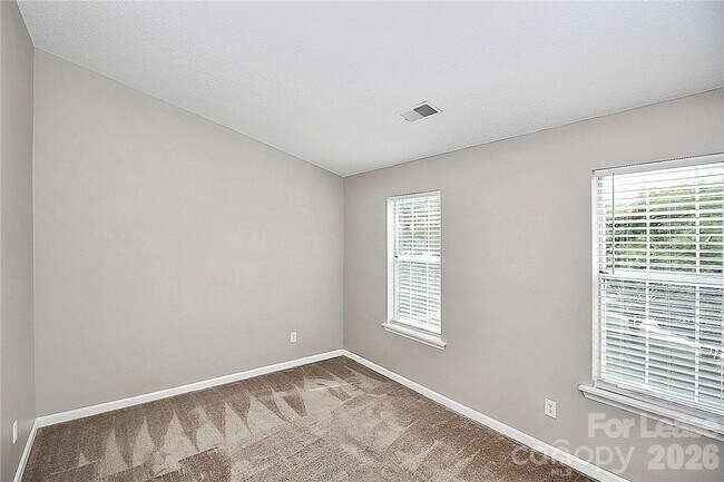 Building Photo - 8203 Golf Ridge Dr