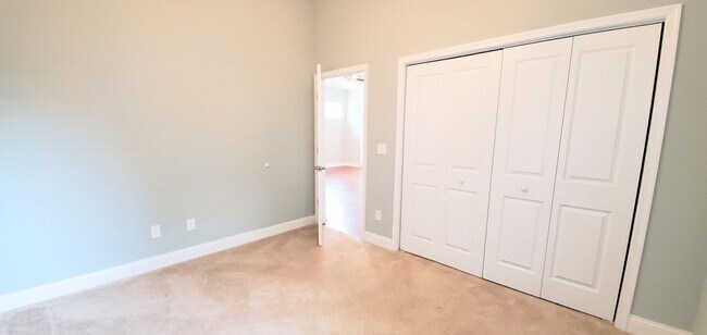 Building Photo - Newer Construction in Avondale!