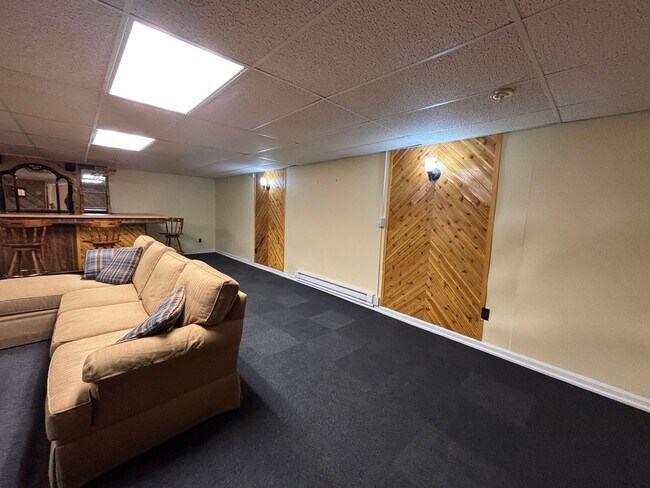 Building Photo - 136 Grimes St