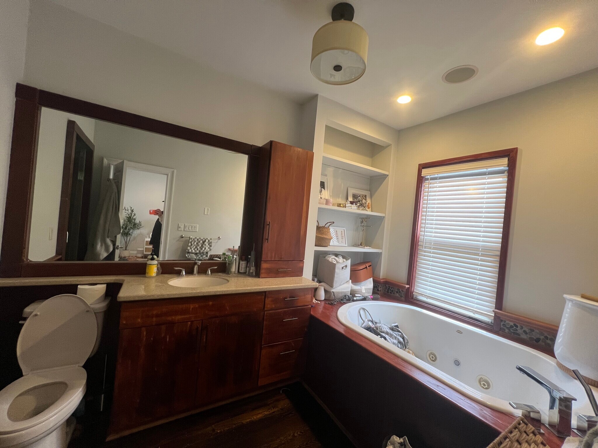 Building Photo - 733 E 3rd St