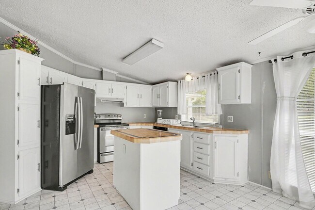 Building Photo - 3BR Home in Raleigh with Large Yard - GREAT PRICE!