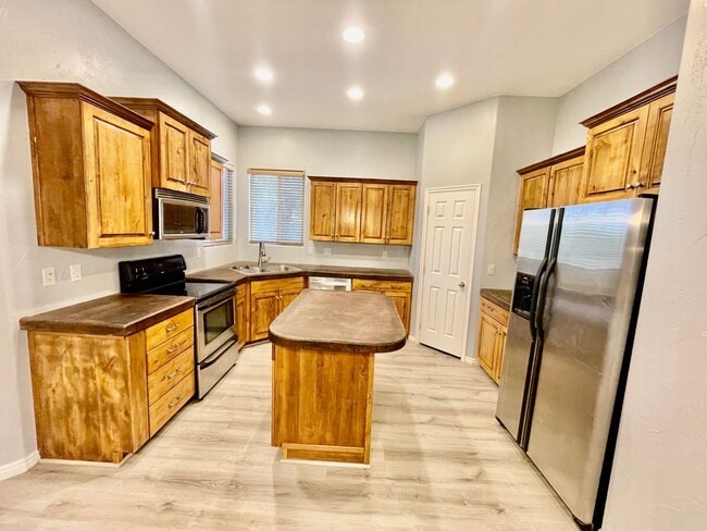 Building Photo - Pet-Friendly 4-BR Home in Washington Fields