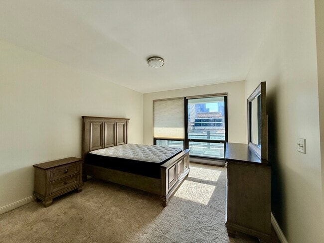 Building Photo - 130 N Garland Ct