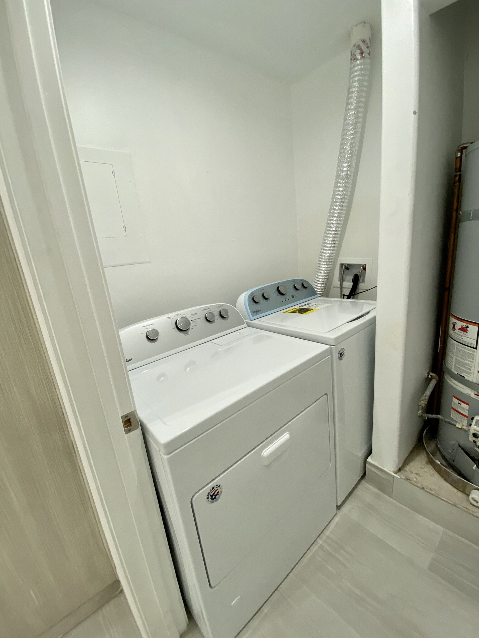 in unit laundry - 910 S Bedford St