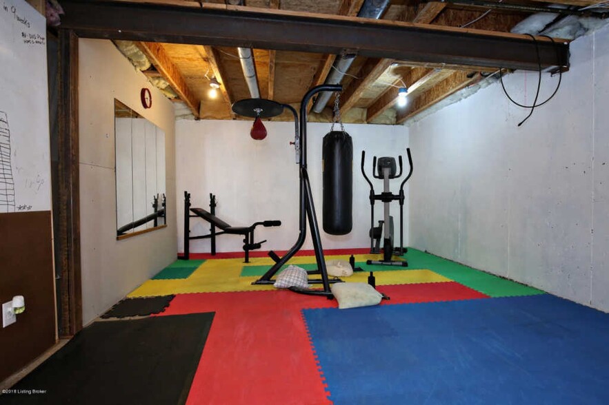 Work out room or play room - 9219 Eminence Ct