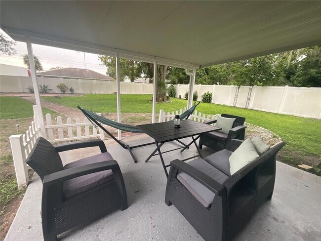 Building Photo - 3424 Willow Wisp Dr S