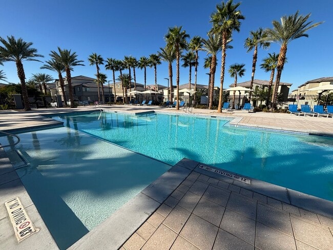 Building Photo - Beautiful 3Bed/3Bath Townhome located in Enterprise/Southern Highlands–Southwest Henderson border...