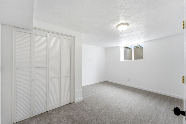 Building Photo - 4523 S 600 E