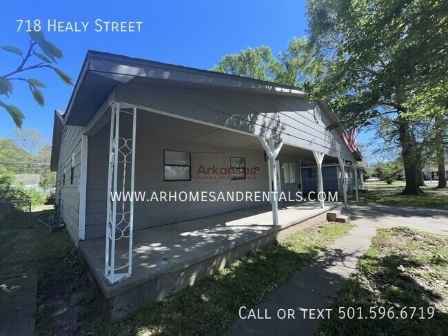 Building Photo - 718 Healy St