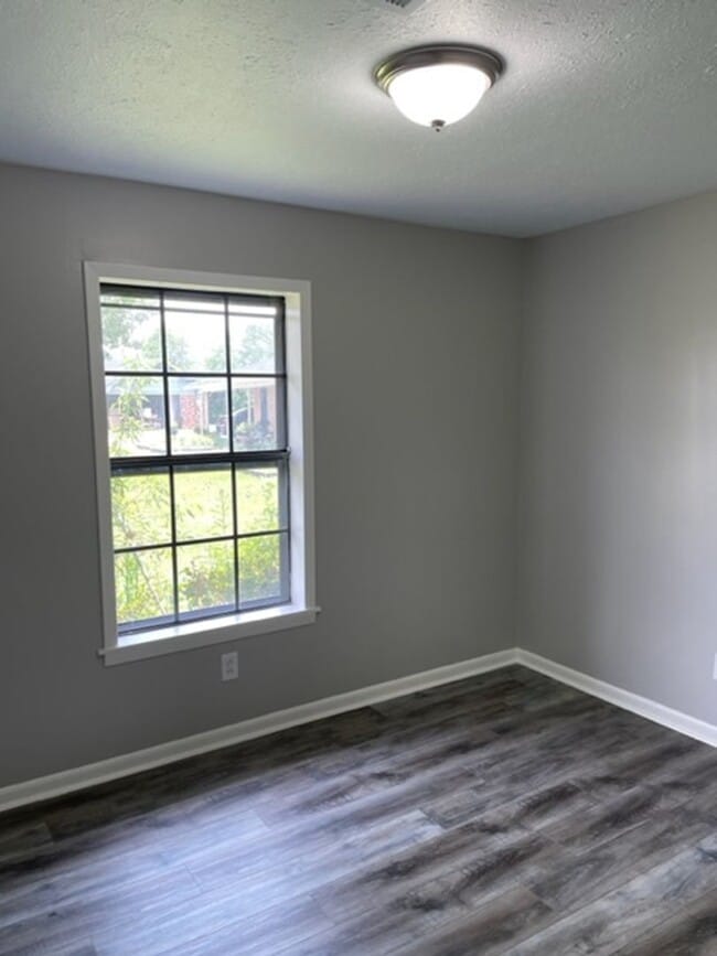 Building Photo - Renovated 3 Bedroom 1 Bath Home for Rent!