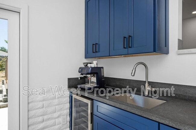 Building Photo - 778 Del Riego Ave