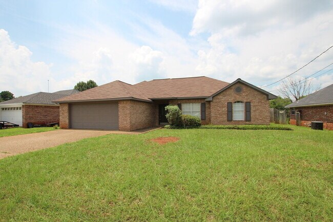 Building Photo - Available Now! 3 Bed 2 Bath Rental in Bullard ISD!