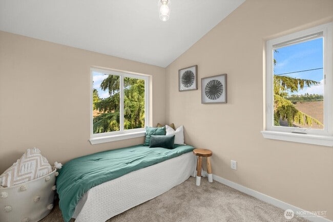 Building Photo - 6423 Ellis Ave S