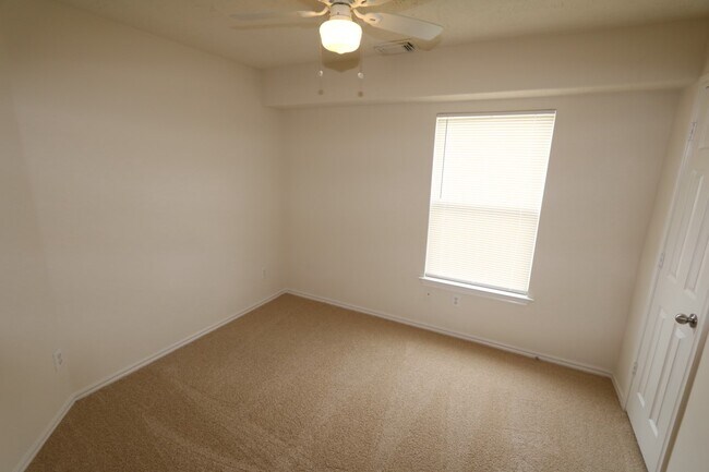 Building Photo - 14418 Fairbuff Ln