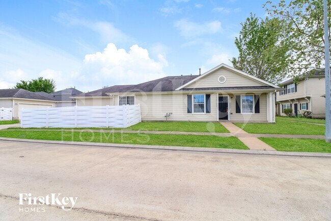 Building Photo - 1661 Nichole Woods Dr