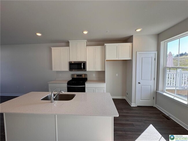 Building Photo - 7666 Clayton Ave