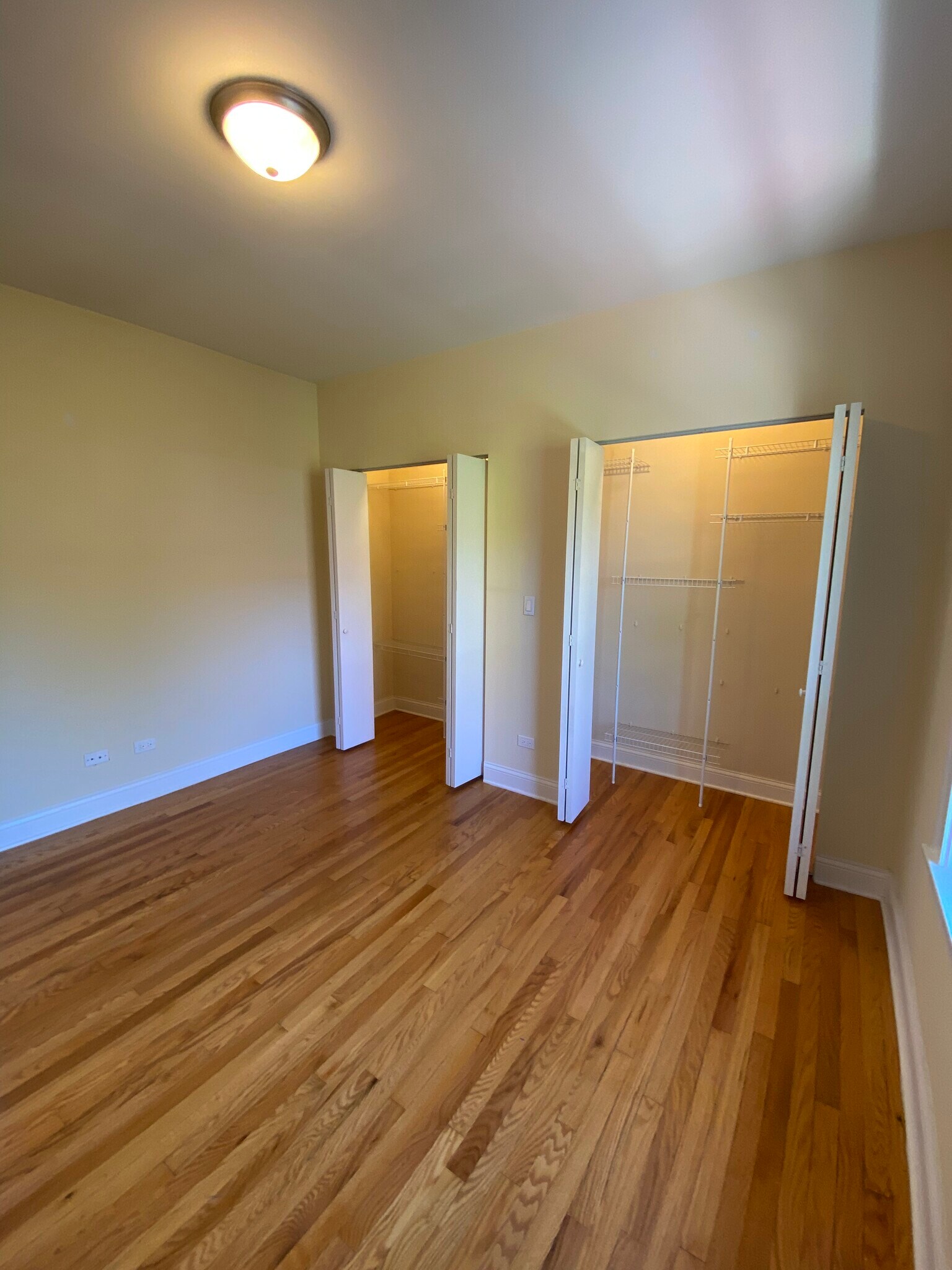 Double closets - 4056 N Harding Ave