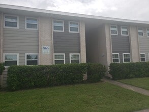 Building Photo - Available Now : 3 Bedroom 2 Bath Condo