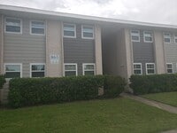 Building Photo - Available Now : 3 Bedroom 2 Bath Condo