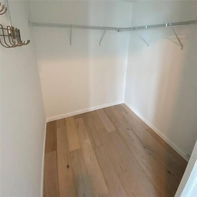 Building Photo - 951 Brickell Ave